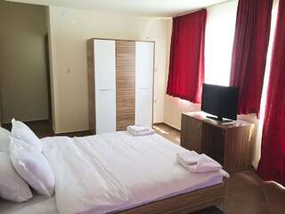 Апарт-отели Black Sea View Apartments Равда Двухместный номер с 1 кроватью, террасой и видом на море-4